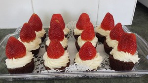 brownies w-strawberries