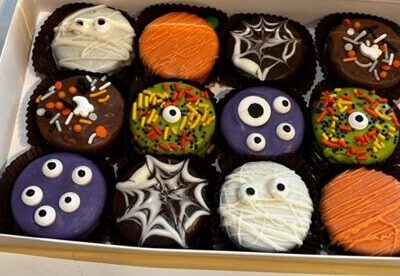 Halloween Theme Chocolate Dipped Oreos